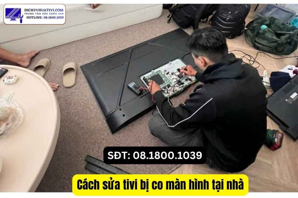 Kỹ thuật viên Điện Máy Minh kiểm tra lỗi tivi bị co màn hình tại nhà